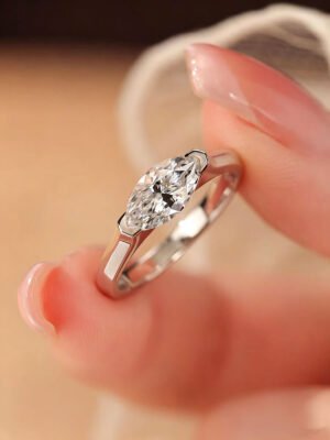 Angel Eye Moissanite Silver Ring, 1 Carat