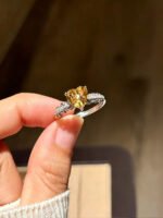 Heart-shaped citrine ring, adjustable size in silver.