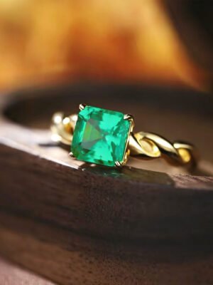 Sugar cube emerald Colombian gemstone ring, 1.5 carats