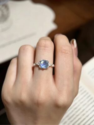 Sea blue tower-shaped silver ring