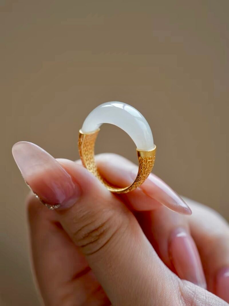 Natural Hetian white jade ring saddle
